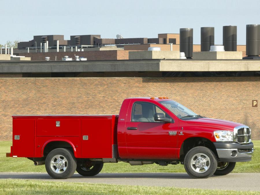  Dodge Ram 3500 Chassis Regular Cab 2006 года  (фото 7 из 13)